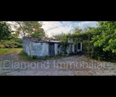Fabbricati con terreno a Piedimonte Etneo