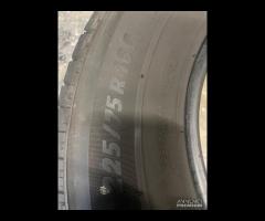 225 75 R16C 121/120R 4 GOMME MICHELIN ESTIVE