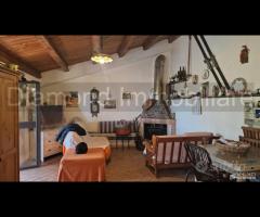 Casa di campagna con terreno a Rovittello