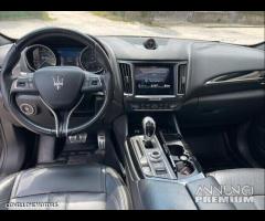 Maserati Levante 3.0 diesel pack sport pell tetto - 13