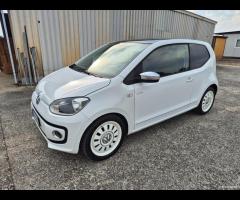 Volkswagen up! 1.0 75 CV 3p. white
