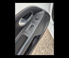 Volkswagen up! 1.0 75 CV 3p. white - 9