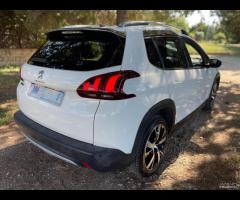 Peugeot 2008 BlueHDi 100 Allure - 17