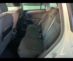 Volkswagen Tiguan 2.0 TDI SCR DSG 4MOTION Executiv - 10