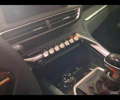 Peugeot 3008 1.6 HDi 120 S&S Allure 2018 - 11
