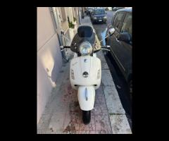 Piaggio Vespa 125 GTS