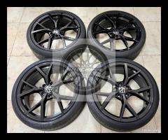 Cerchi 19 neri Golf R Line e pneumatici