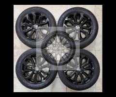 Cerchi 17 neri e pneumatici Toyota Yaris Cross
