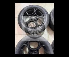 Cerchi 19 neri e pneumatici M+S Alfa Romeo Stelvio