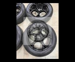 Cerchi neri Alfa Romeo Stelvio e pneumatici estivi