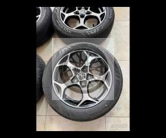 Cerchi 16 e pneumatici originali Mg 3