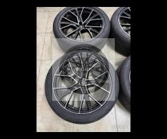 Cerchi 22 e pneumatici originali Audi Q8