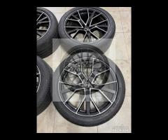 Cerchi 22 e pneumatici originali Audi Q8