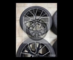 Cerchi 22 e pneumatici originali Audi Q8