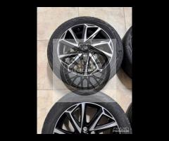 Cerchi 16 e pneumatici originali Toyota Yaris