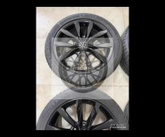 Cerchi neri e pneumatici 17 Volkswagen Golf - 3