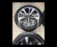 Cerchi e pneumatici 21 originali Audi Q8