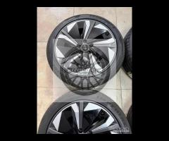 Cerchi 19 originali e pneumatici Nissan Juke