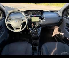 Lancia Ypsilon 1.0 FireFly 5 porte Hybrid Gold - 2