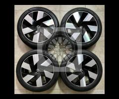 Cerchi 20 e pneumatici originali Volvo Xc40