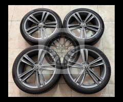 Cerchi 18 e pneumatici M+S Volkswagen Golf R Line