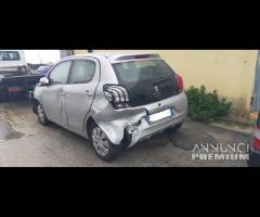 Ricambi Peugeot 108 1.0 B del 2019 motore 1KR - 5