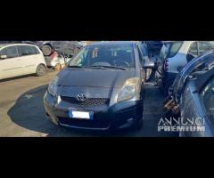 Ricambi Toyota Yaris 1.3 B del 2010 - 1