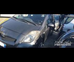 Ricambi Toyota Yaris 1.3 B del 2010 - 2