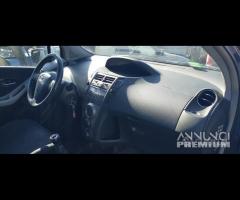 Ricambi Toyota Yaris 1.3 B del 2010 - 7