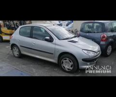 Ricambi Peugeot 206 1.1 B del 2003 motore HFX