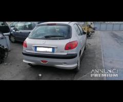 Ricambi Peugeot 206 1.1 B del 2003 motore HFX