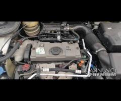 Ricambi Peugeot 206 1.1 B del 2003 motore HFX