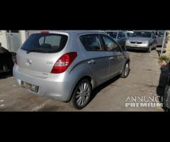 Ricambi Hyundai I 20 1.6 D del 2010 motore D4FB - 3