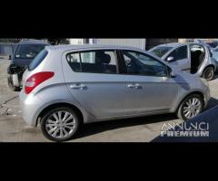 Ricambi Hyundai I 20 1.6 D del 2010 motore D4FB - 4