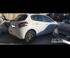 Ricambi Peugeot 208 1.4 D del 2013 motore 8H01