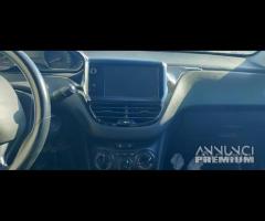 Ricambi Peugeot 208 1.4 D del 2013 motore 8H01 - 7