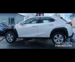 Ricambi Lexus UX 250h 2.0 Ibrido del 2021 - 11
