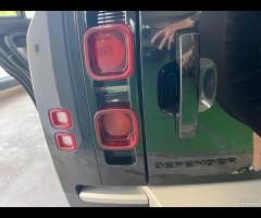 Land Rover Defender 110 2.0 SD4 240CV AWD Auto HSE - 20