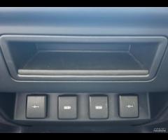 Land Rover Defender 110 2.0 SD4 240CV AWD Auto HSE - 23
