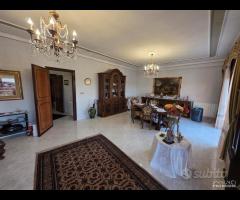 Prestigioso e panoramico appartamento piano 4 - 11