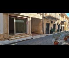 Castelvetrano, locale commerciale via Bonsignore - 11
