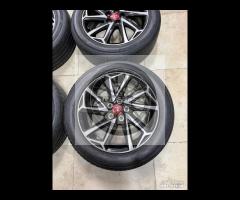 Cerchi 16 pneumatici originali nuova Toyota Yaris