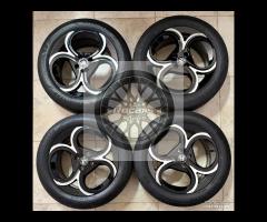 Cerchi 18 e pneumatici nuova Alfa Romeo Junior