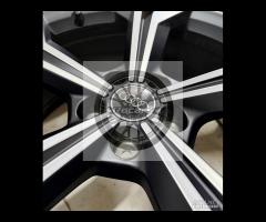 Cerchi 20 e pneumatici originali Audi Q3 - 12