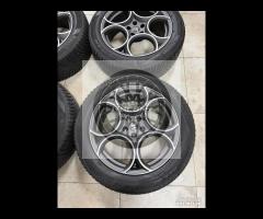 Cerchi Alfa Romeo Stelvio e pneumatici Pirelli M+S