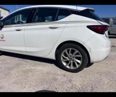 Opel Astra 1.5 CDTI 122 CV S&S 5 porte Business El - 4