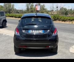 Lancia Ypsilon 1.0 FireFly 5 porte Hybrid Gold - 12