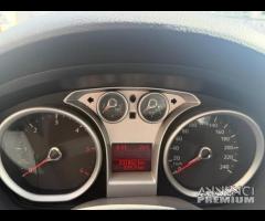 Ford Kuga 2.0 TDCi 136 CV 4WD Titanium - 9