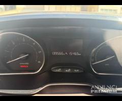 Peugeot 2008 1.6 e-HDi 115 CV Stop&Start Allure - 12