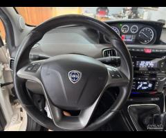 LANCIA YPSILON 900 T.Air - 12